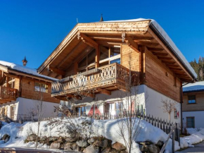 Chalet with garden in the forest in the Pinzgau